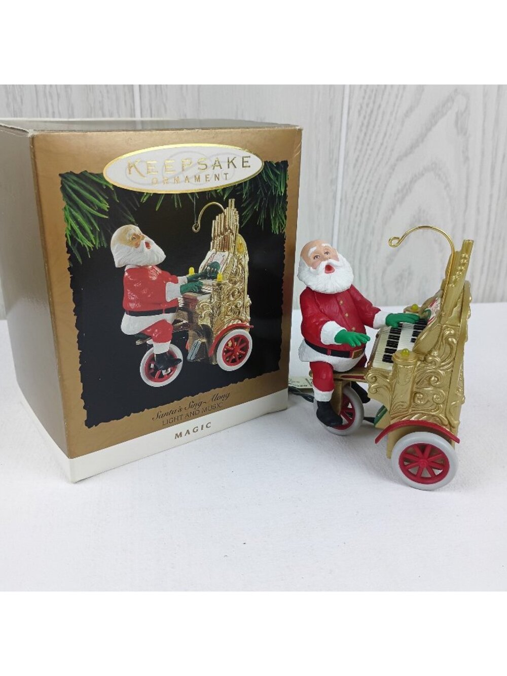 Hallmark Keepsake Ornament Santa's Singalong Light & Music 1994 Christmas Works